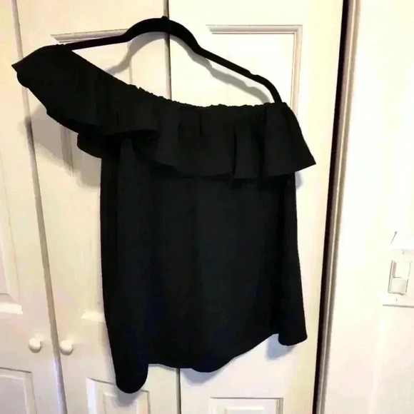 Ninexis Black One Shoulder top | Size Medium - Picture 2 of 4